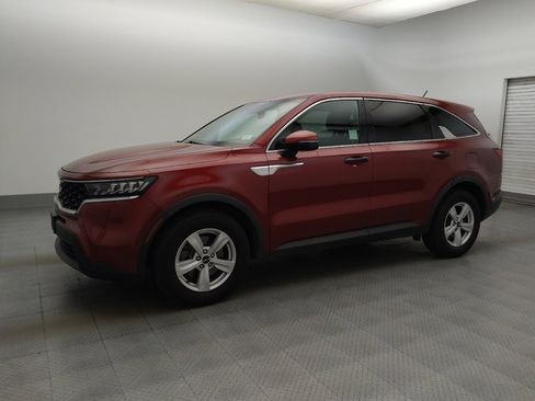 Used 2022 Kia Sorento LX image 2