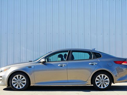 Used 2016 Kia Optima EX image 8