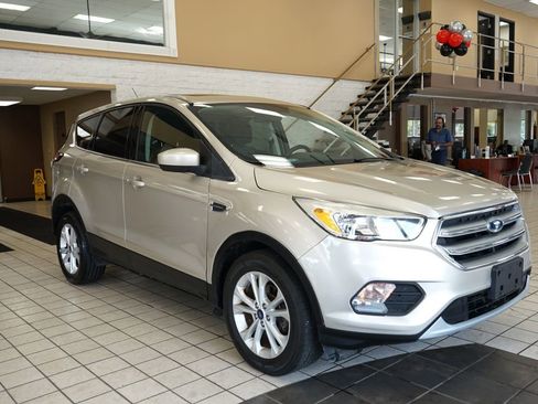 Used 2017 Ford Escape SE FWD image 18
