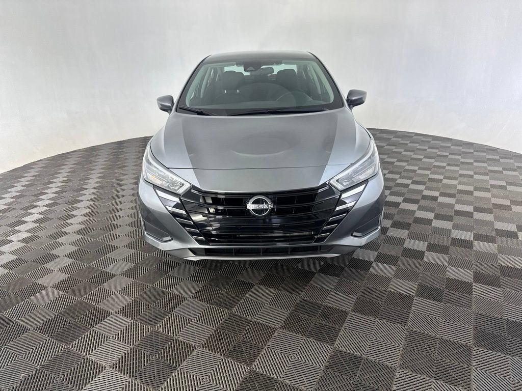 Used 2025 Nissan Versa SV FWD image 2