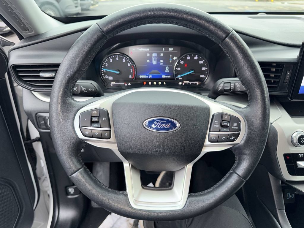 Used 2021 Ford Explorer XLT AWD/4WD image 11