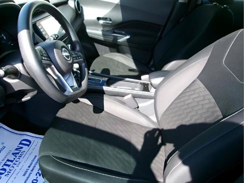 Used 2024 Nissan Kicks SV FWD image 13