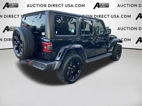 Used 2021 Jeep Wrangler Unlimited Sahara w/ Dual Top Group AWD/4WD image 22