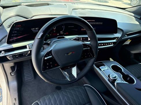 New 2026 Cadillac Lyriq V image 30