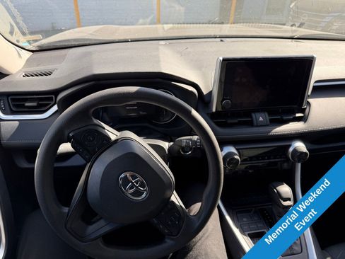 Used 2025 Toyota RAV4 XLE FWD image 7