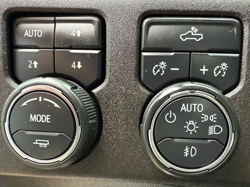 Used 2024 Chevrolet Silverado 1500 RST w/ Z71 Off-Road Package AWD/4WD image 26