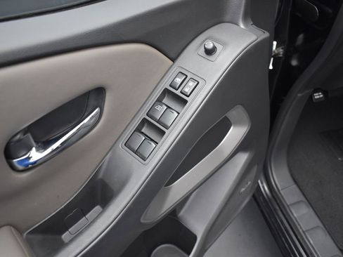 Used 2024 Nissan Frontier SV w/ SV Convenience Package image 12