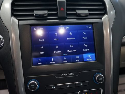 Used 2019 Ford Fusion SE AWD/4WD image 35