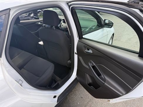 Used 2016 Ford Focus SE w/ SE Cold Weather Package image 22