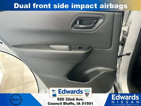 Used 2024 Nissan Rogue S AWD/4WD image 11