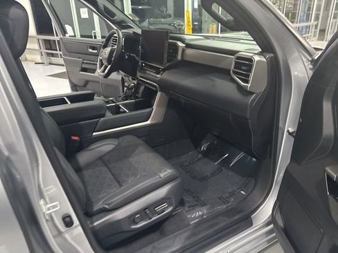 Used 2025 Toyota Tundra Limited image 26