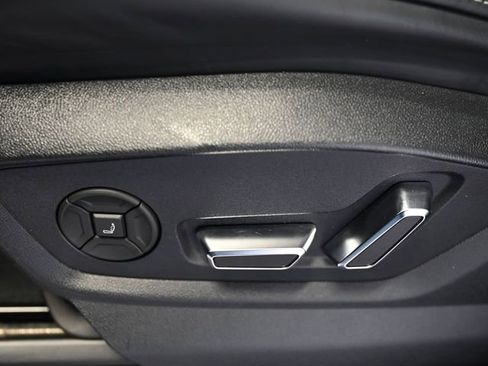 Used 2023 Audi SQ8 Prestige AWD/4WD image 24