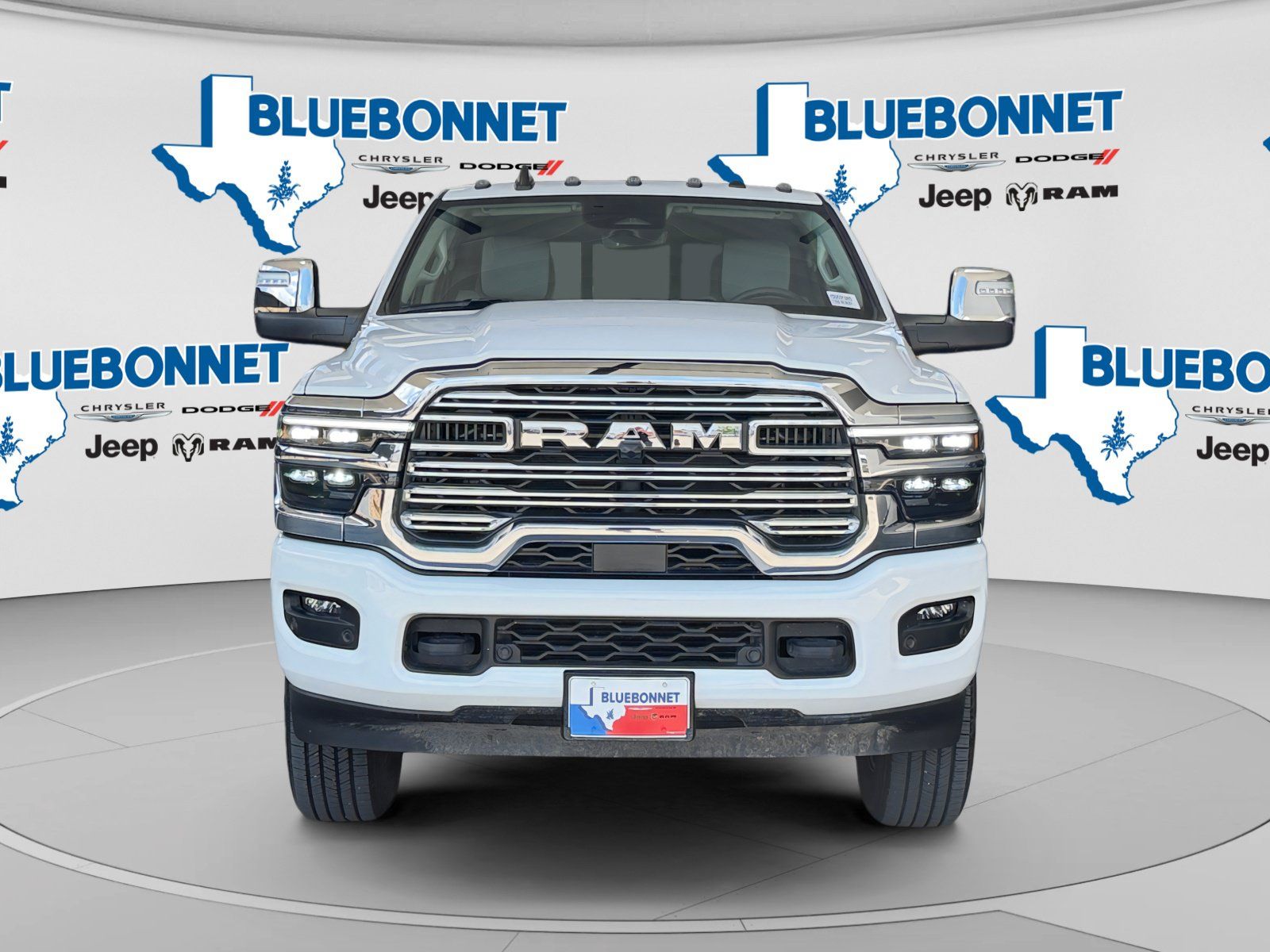Used 2025 RAM 2500 Laramie AWD/4WD image 2