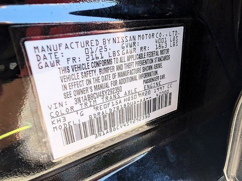 Used 2025 Nissan Sentra SV FWD image 32
