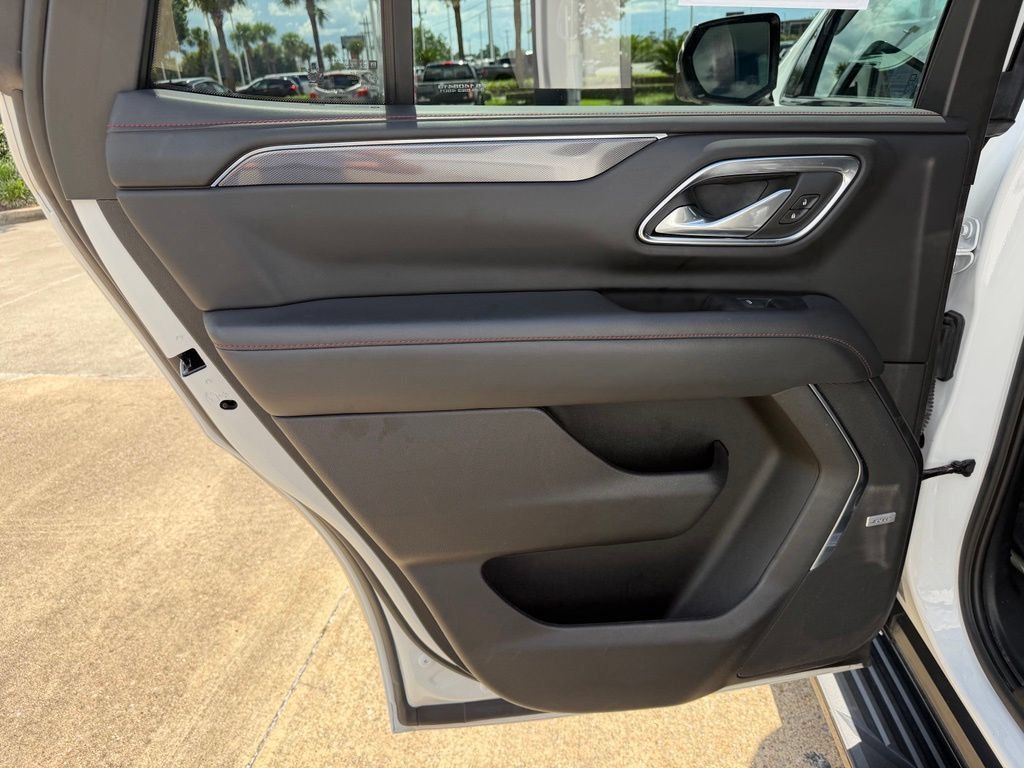 Used 2023 Chevrolet Tahoe RST w/ Luxury Package RWD image 15