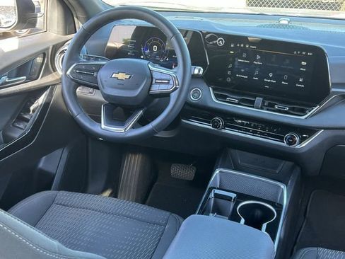 Used 2025 Chevrolet Equinox LT FWD image 15