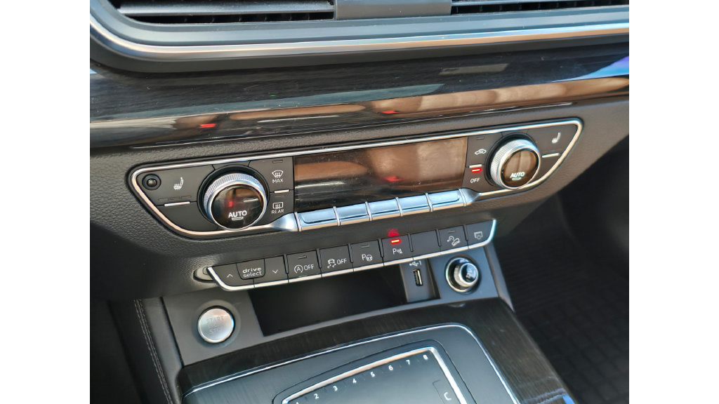 Used 2020 Audi Q5 Prestige AWD/4WD image 33