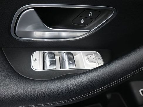 Used 2025 Mercedes-Benz GLE 350 4MATIC image 13