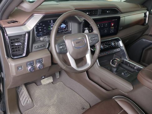 Used 2025 GMC Sierra 1500 Denali w/ Denali Reserve Package AWD/4WD image 9