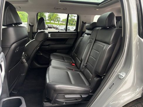 Used 2025 Hyundai Santa Fe Limited FWD image 33