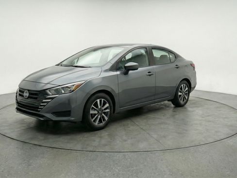 Used 2025 Nissan Versa SV image 3