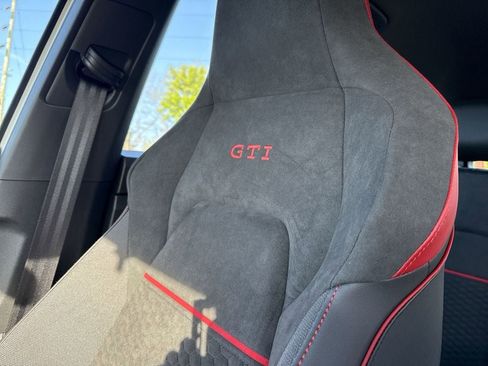 New 2026 Volkswagen GTI SE FWD image 40
