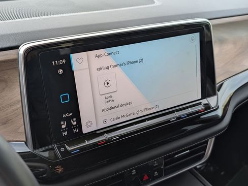 Used 2024 Volkswagen Atlas SE image 24