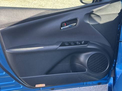 Used 2019 Toyota Prius LE image 8
