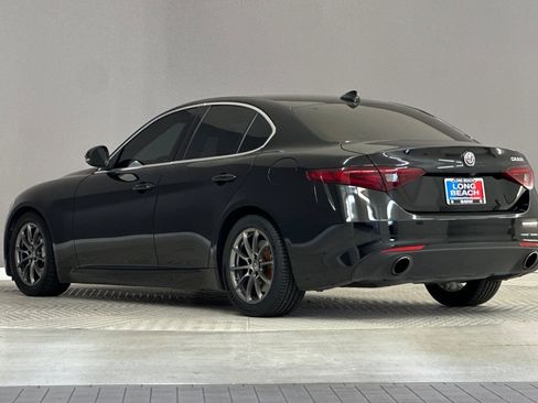 Used 2020 Alfa Romeo Giulia RWD image 3