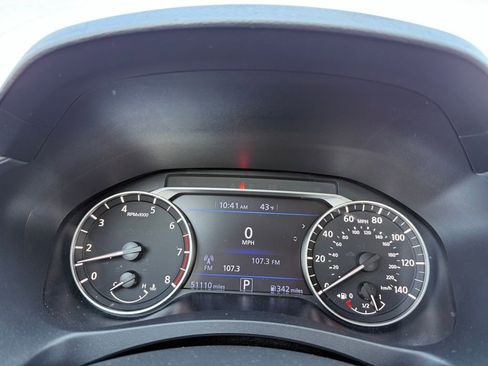 Used 2024 Nissan Altima 2.5 SV image 14