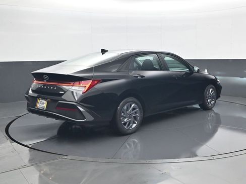 New 2026 Hyundai Elantra Blue image 5