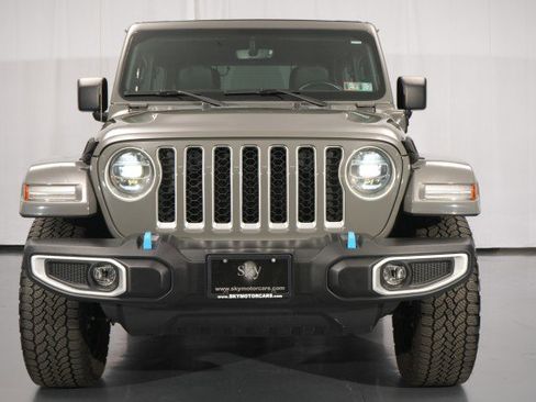 Used 2022 Jeep Wrangler Unlimited Sahara w/ Cold Weather Group AWD/4WD image 6