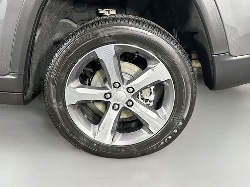 New 2026 Jeep Grand Cherokee Limited w/ Luxury Tech Group II AWD/4WD image 17