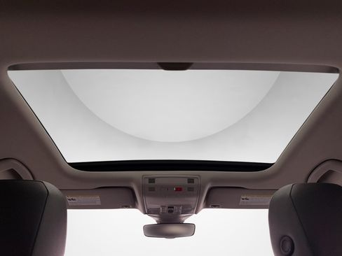 Used 2025 Volkswagen Jetta SE w/ Sunroof Package FWD image 17