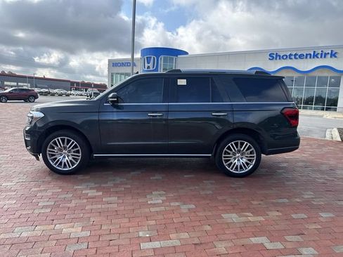 Used 2023 Ford Expedition Limited RWD image 3