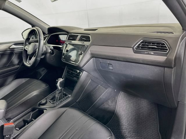 Certified 2024 Volkswagen Tiguan SE R-Line AWD/4WD image 29