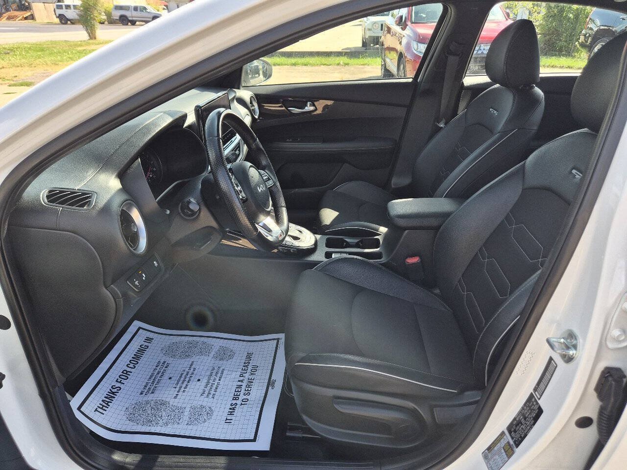 Used 2022 Kia Forte GT-Line w/ GT-Line Premium Package FWD image 10