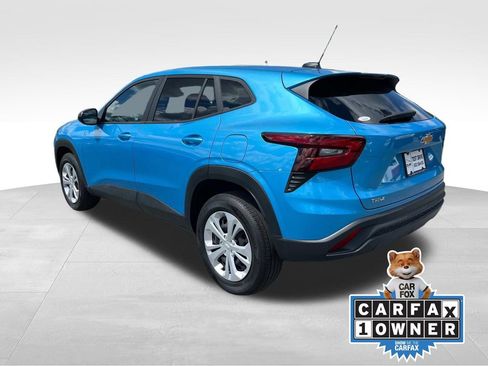 Used 2025 Chevrolet Trax LS image 6