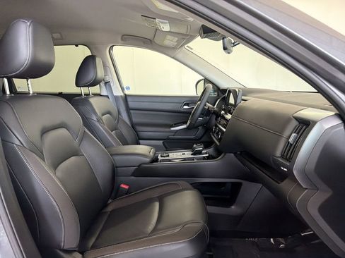 Certified 2025 Nissan Pathfinder SL AWD/4WD image 21