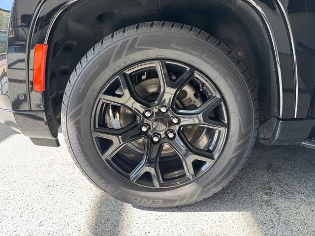 Used 2024 Jeep Wagoneer Series II AWD/4WD image 25