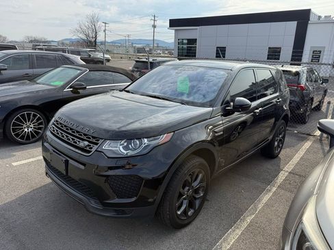 Used 2019 Land Rover Discovery Sport image 2
