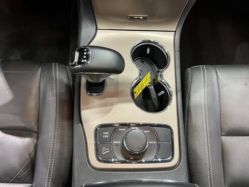 Used 2014 Jeep Grand Cherokee Limited image 42