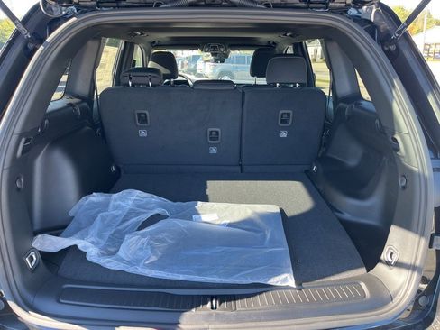 New 2025 Jeep Grand Cherokee image 14