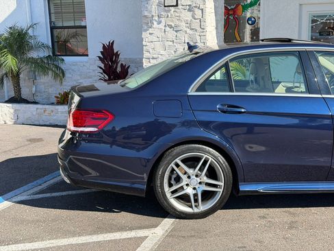 Used 2014 Mercedes-Benz E 350 4MATIC Sedan image 19