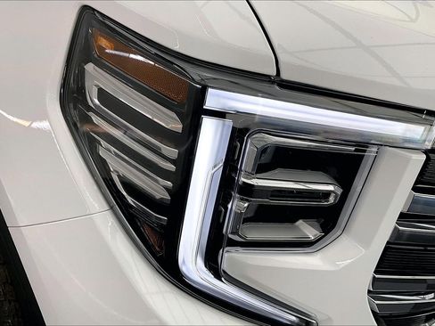 New 2026 GMC Sierra 1500 SLT w/ SLT Convenience Package image 15