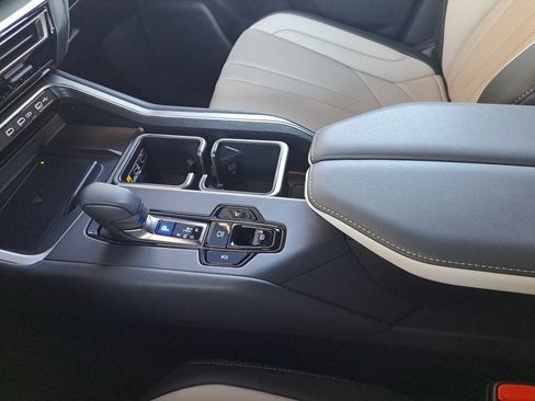 Used 2025 Lexus TX 500h AWD w/ Technology Package image 34