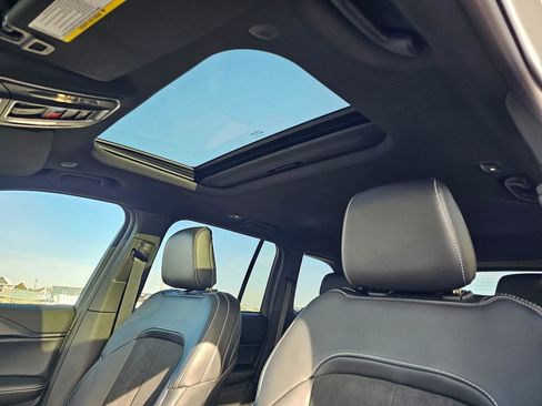 New 2025 Jeep Grand Cherokee Altitude image 27