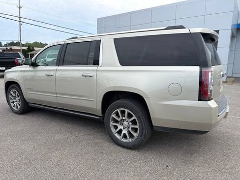 Used 2015 GMC Yukon XL Denali w/ Premium Package AWD/4WD image 26