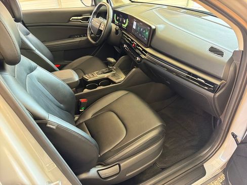Used 2026 Kia Sportage EX FWD image 26