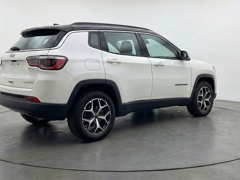 Used 2025 Jeep Compass Limited image 9